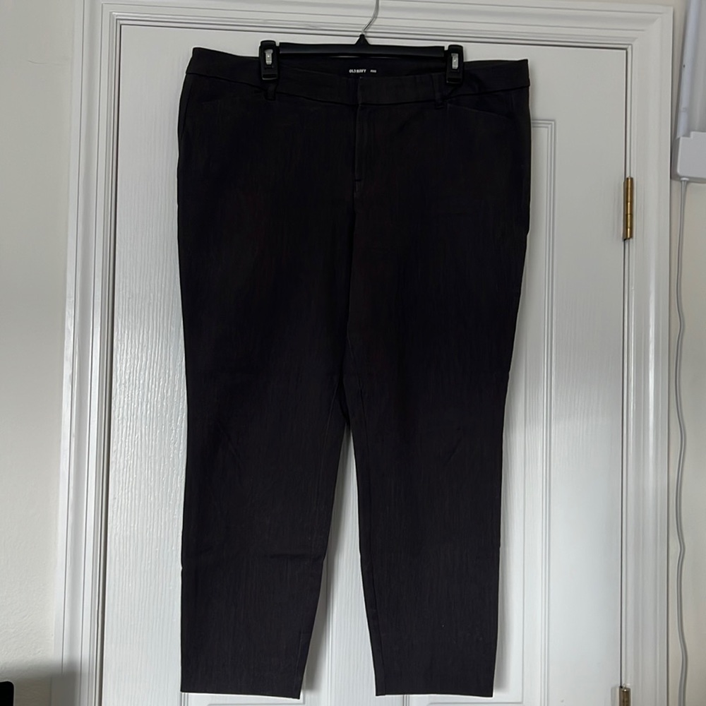 Old Navy pixie dress pants, size 16.